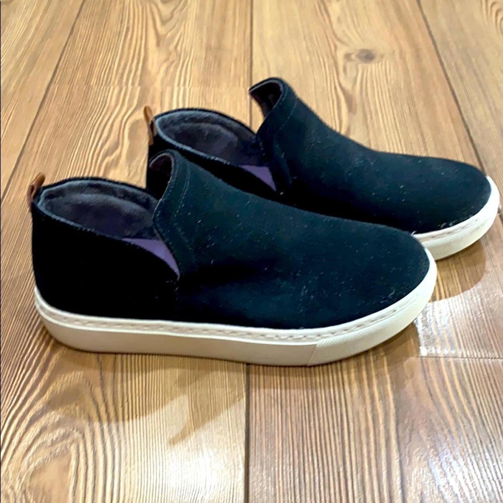 Dr. Scholl’s mid top sneakers. Black, size 6.5 M.